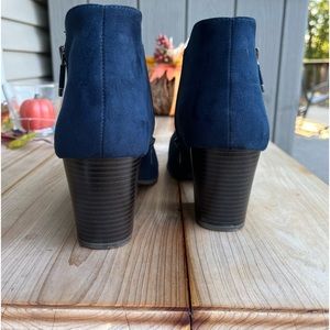 Deep blue ankle boots.  Great boot for the season.